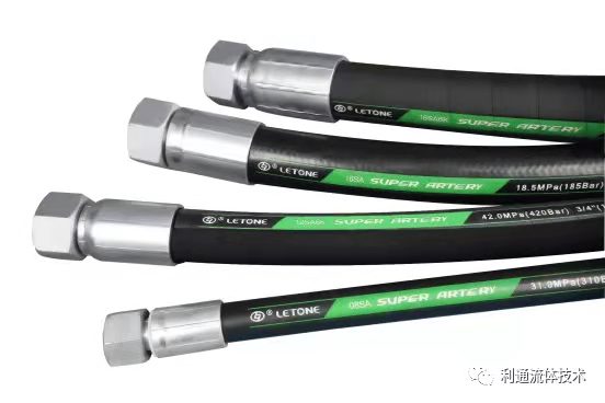 編織軟管性能特點(diǎn)：多領(lǐng)域的優(yōu)質(zhì)選擇