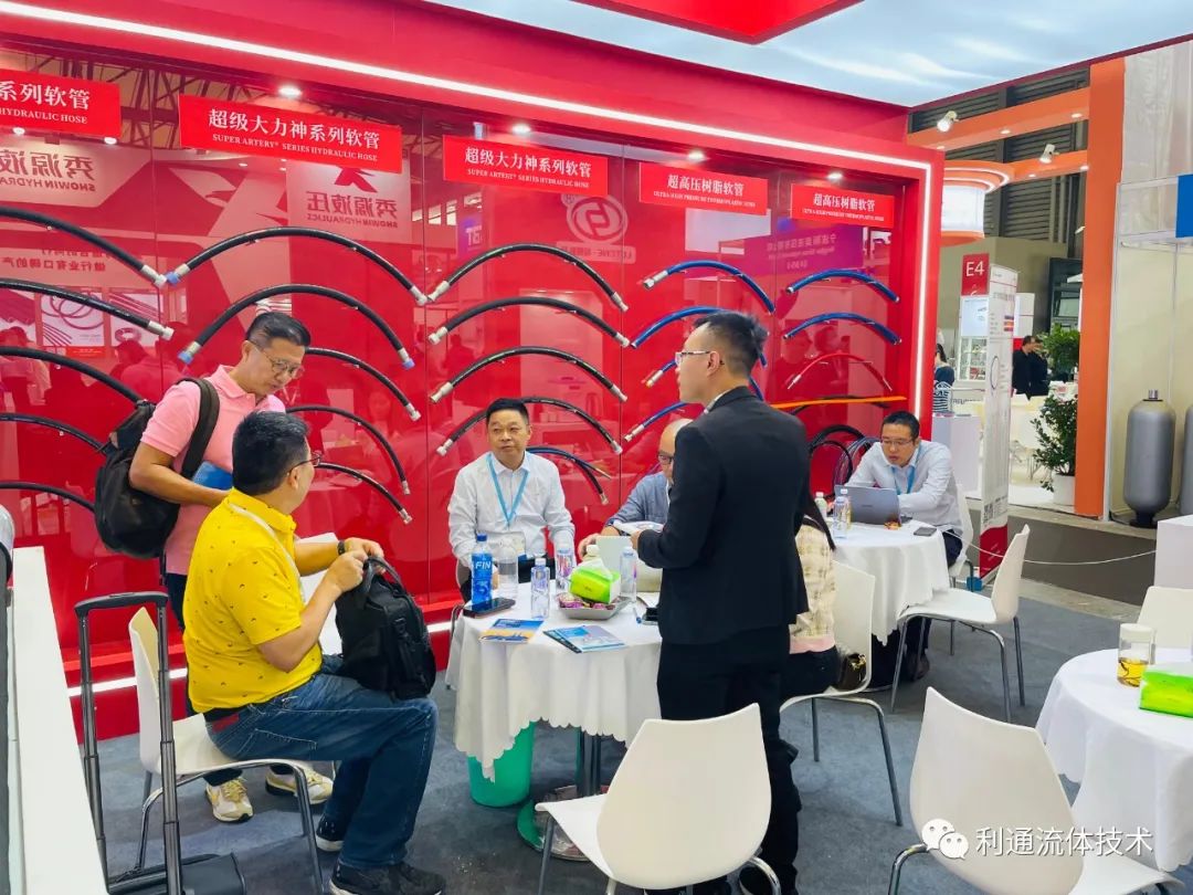 如何在極端酸性環境中保持耐強酸軟管的優異表現